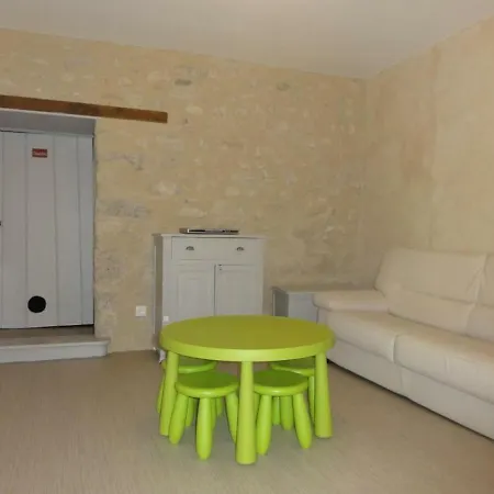 Maison En Pierres Renovee Avec Cour Close Et Terrasse Privee, Animaux Admis, Parking, Wi-fi - Fr-1-489-271 Charroux-dʼAllier