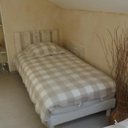 Maison En Pierres Renovee Avec Cour Close Et Terrasse Privee, Animaux Admis, Parking, Wi-fi - Fr-1-489-271 Nyaraló